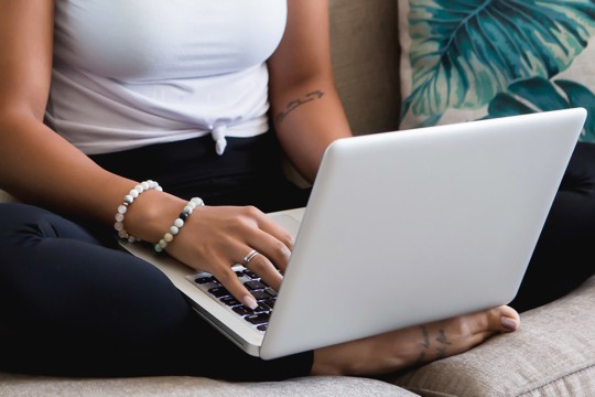 laptop barefoot