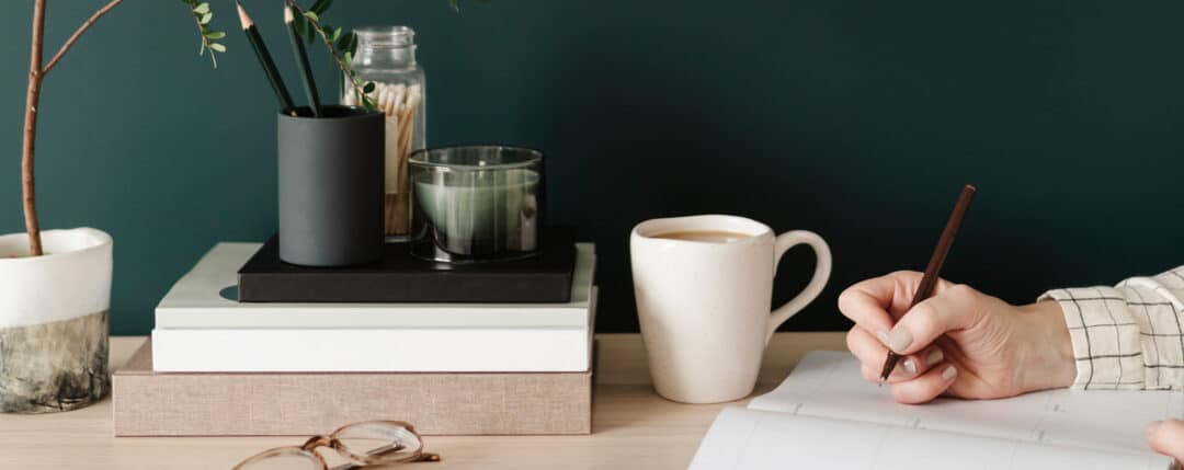 Copywriting for Coaches: 7 Ways to Hook Your Clients