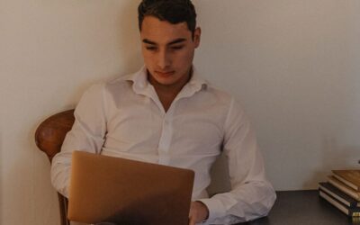The 10 Best Male Life Coaches to Learn From in 2025